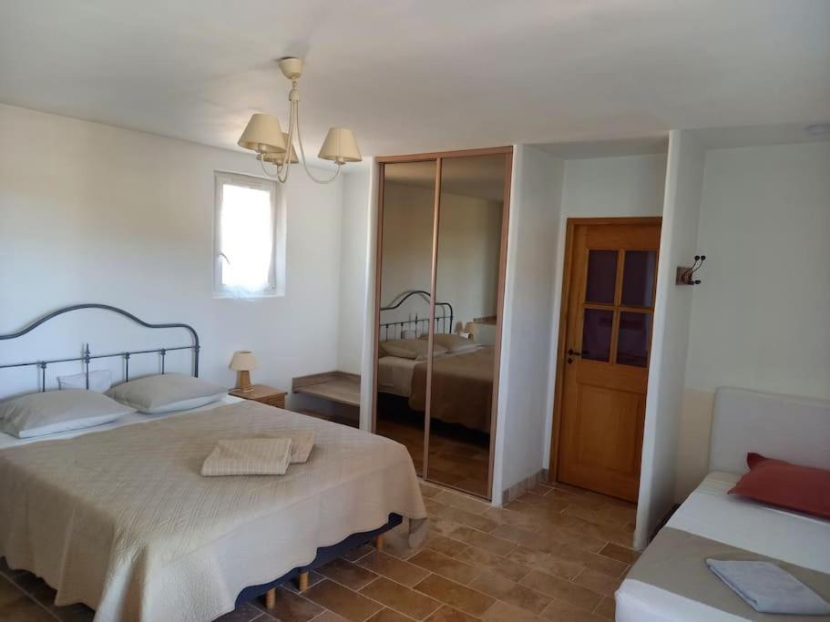Le Mas De L'Escaillon Saint-Saturnin-d'Apt Exteriér fotografie